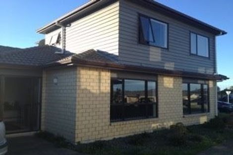 Photo of property in 11 Riverglade Parkway, Te Atatu South, Auckland, 0610