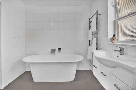 Photo of property in 10 Seymour Street, Waitara, 4320