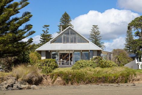 Photo of property in 5 Marine Parade, Orewa, 0931