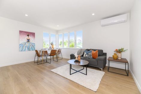 Photo of property in 70d Lincoln Park Avenue, Massey, Auckland, 0614