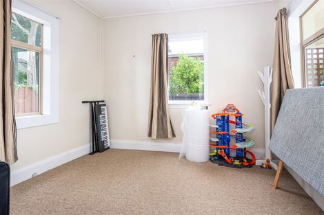 Photo of property in 24 Riverview Street, Beckenham, Christchurch, 8023