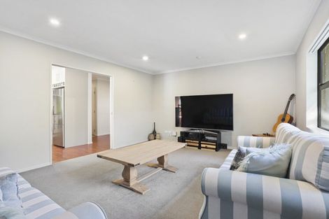 Photo of property in 9 Buttercup Place, Waimauku, 0812