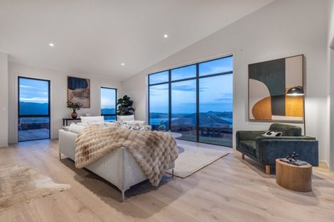 Photo of property in 6 Okupe Grove, Aotea, Porirua, 5024