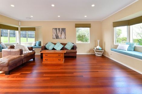 Photo of property in 10 Melia Place, Stanmore Bay, Whangaparaoa, 0932