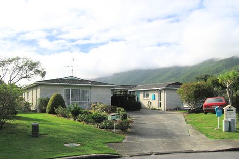 Photo of property in 11a Graham Grove, Waikanae, 5036