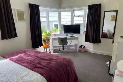 Photo of property in 11 Plunket Street, Kelburn, Wellington, 6012