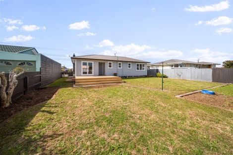 Photo of property in 5 Murray Avenue, Hawera, 4610
