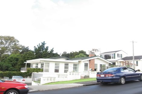 Photo of property in 123 Mellons Bay Road, Mellons Bay, Auckland, 2014