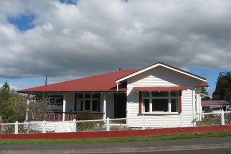 Photo of property in 2 Matthew Street, Waipawa, 4210