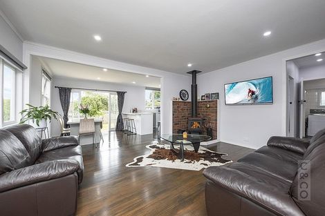 Photo of property in 16 Great North Road, Riverhead, 0820