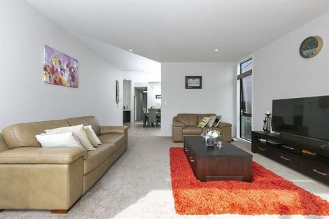 Photo of property in 12 Leadership Crescent, Papakura, 2110