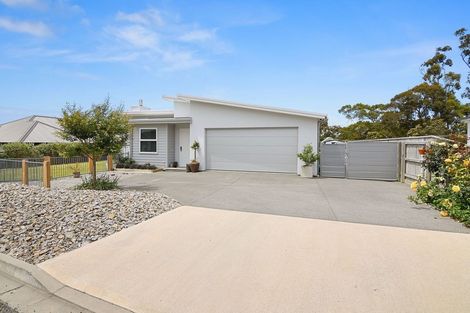 Photo of property in 15 Koi Crescent, Mapua, 7005