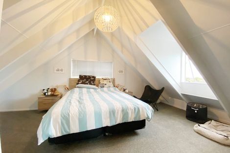 Photo of property in 43 Hutchinson Avenue, New Lynn, Auckland, 0600