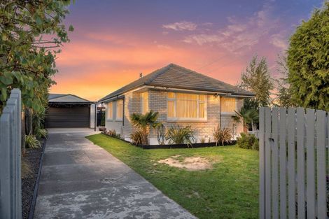 Photo of property in 19 Brockenhurst Street, Aranui, Christchurch, 8061