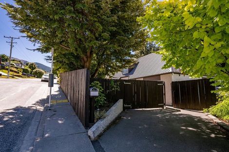 Photo of property in 8 Arawata Terrace, Fernhill, Queenstown, 9300