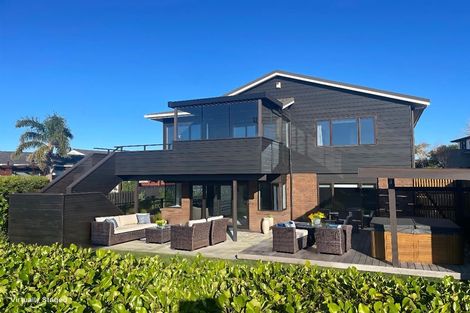 Photo of property in 42 Park Rise, Campbells Bay, Auckland, 0630