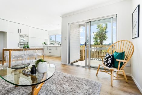 Photo of property in 16a Pine Avenue, Henderson, Auckland, 0612