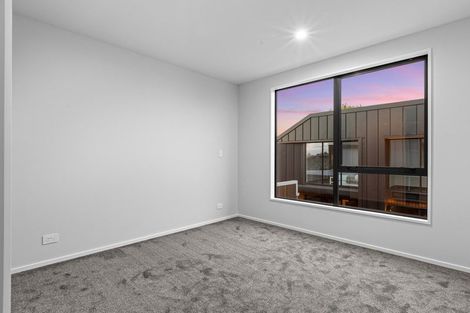 Photo of property in 2/76 Caledonian Road, St Albans, 8014