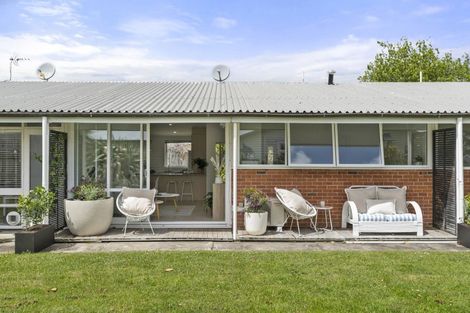 Photo of property in 2/6 North Avenue, Narrow Neck, Auckland, 0624