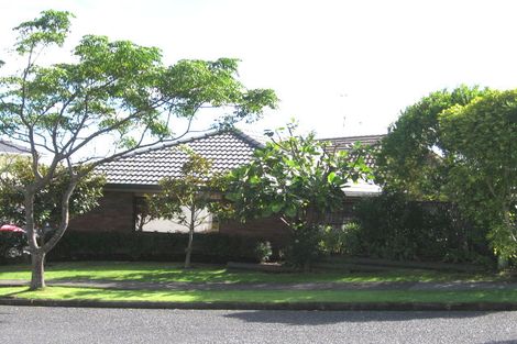 Photo of property in 51 Loloma Drive, Half Moon Bay, Auckland, 2012