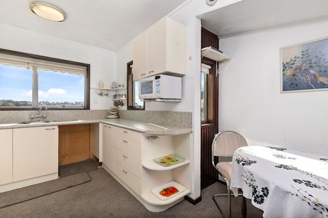 Photo of property in 2/58 Pupuke Road, Hillcrest, Auckland, 0627