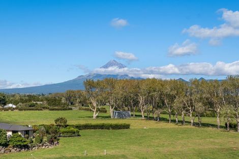 Photo of property in 1106 Egmont Road, Egmont Village, New Plymouth, 4372