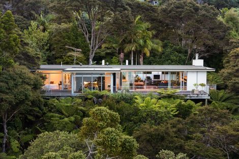 Photo of property in 730a South Titirangi Road, Titirangi, Auckland, 0604