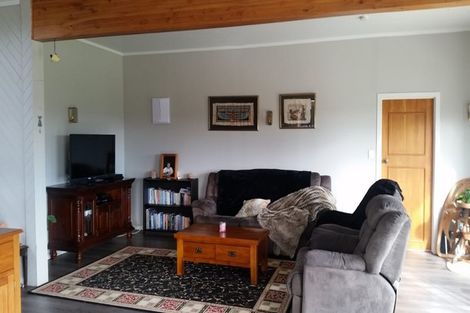Photo of property in 956 Oneriri Road, Kaiwaka, 0573