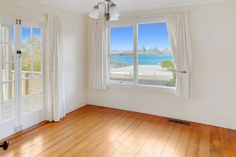 Photo of property in 18 Bridge View Road, Birkenhead, Auckland, 0626