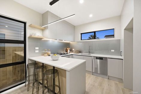 Photo of property in 152b Botany Road, Botany Downs, Auckland, 2010