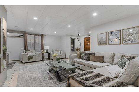 Photo of property in 129 Alfriston Road, Manurewa, Auckland, 2105