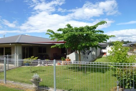 Photo of property in 28 Briar Crescent, Alexandra, 9320