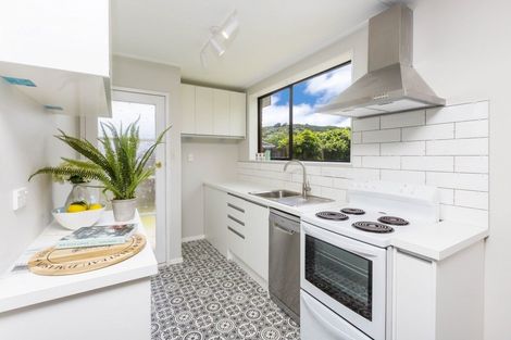Photo of property in 21f1- Roband Crescent, Brown Owl, Upper Hutt, 5018