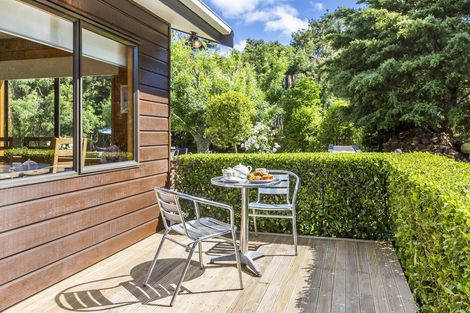 Photo of property in 1074 Peak Road, Helensville, 0875