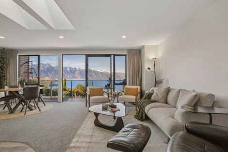 Photo of property in 54c Wynyard Crescent, Fernhill, Queenstown, 9300