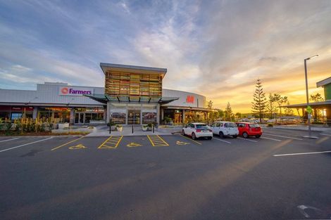 Photo of property in 210 Point View Drive, East Tamaki Heights, Auckland, 2016