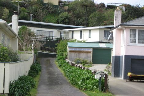 Photo of property in 13 Seaview Road, Marfell, New Plymouth, 4310