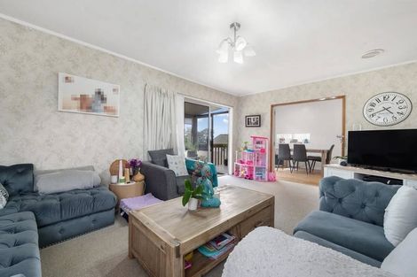 Photo of property in 46 Advene Road, Cockle Bay, Auckland, 2014