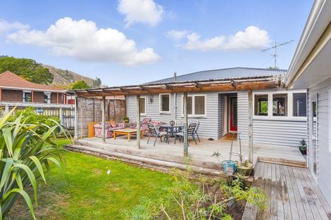 Photo of property in 31 Elizabeth Street, Waikanae, 5036