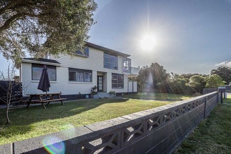 Photo of property in 184 Manly Street, Paraparaumu Beach, Paraparaumu, 5032