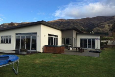 Photo of property in 4 Mcfarlane Terrace, Wanaka, 9305