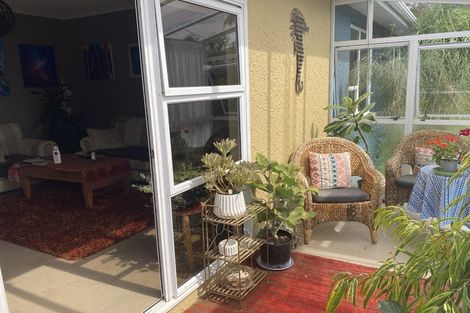 Photo of property in 136 Seaview Road, Westown, New Plymouth, 4310