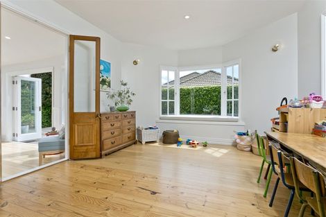 Photo of property in 2/4 Stratford Avenue, Milford, Auckland, 0620