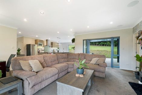Photo of property in 141 Mangakura Road, Helensville, 0875
