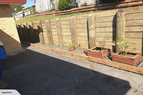 Photo of property in 8 Shah Place, Glen Eden, Auckland, 0602