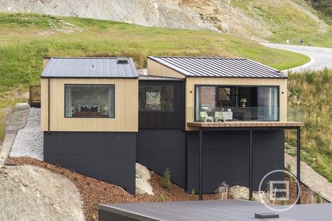 Photo of property in 86 Middleton Road, Queenstown Hill, Queenstown, 9300