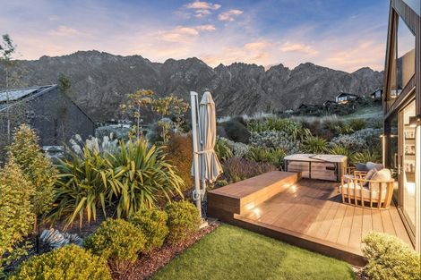 Photo of property in 10a Kinross Lane, Jacks Point, Queenstown, 9371