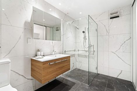 Photo of property in 4/30 Ambassador Glade, Orewa, 0931