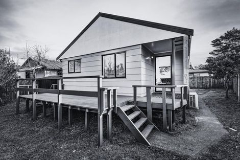 Photo of property in 12 Cameron Place, Ranui, Auckland, 0612