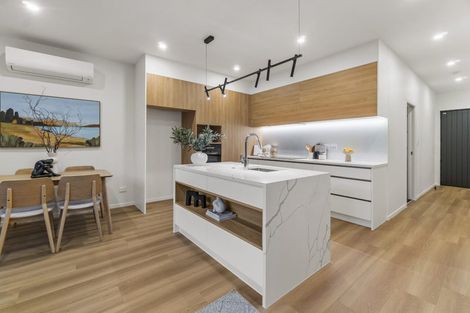 Photo of property in 37 Corunna Road, Milford, Auckland, 0620